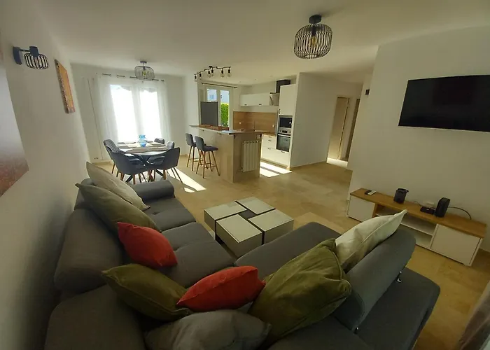 Cesarine 4 Etoiles, 8 Pers, 4 Chambres, Piscine Privee, Poolhouse, Clim فيلة Saint-Paul-les-Fonts