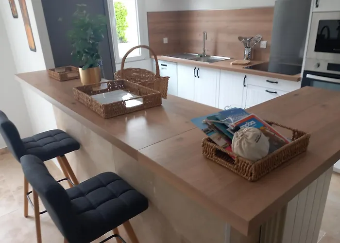 Cesarine 4 Etoiles, 8 Pers, 4 Chambres, Piscine Privee, Poolhouse, Clim فيلة