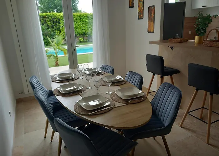 Cesarine 4 Etoiles, 8 Pers, 4 Chambres, Piscine Privee, Poolhouse, Clim וילה Saint-Paul-les-Fonts