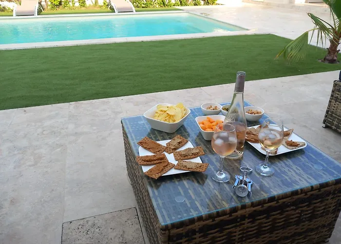 Cesarine 4 Etoiles, 8 Pers, 4 Chambres, Piscine Privee, Poolhouse, Clim וילה Saint-Paul-les-Fonts